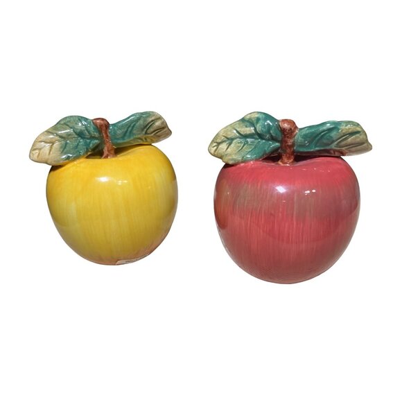 Oneida Apple Salt and Pepper Shakers, Yellow Apple and Red Apple Shakers - Picture 5 of 12